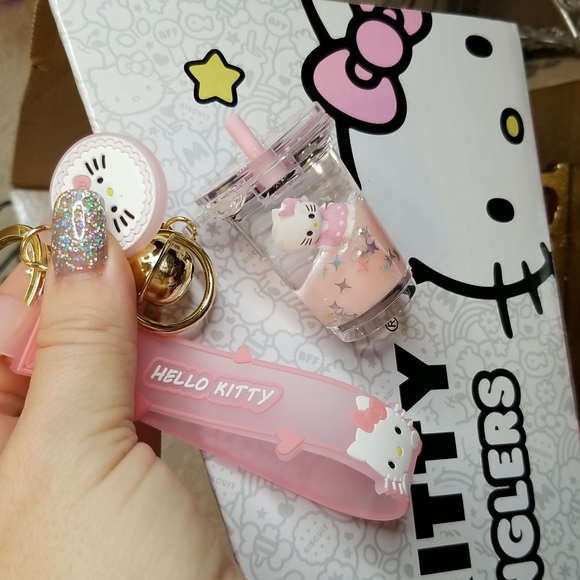 Hello Kitty Key Chain Floating Oil Liquid Acrylic Kawaii Boba Tea Key Chain New - Picture 1 of 7